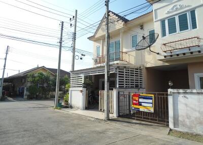 84 Sqm., 3 Beds, 2 Baths Townhouse listed for ฿ 2,205,000.
