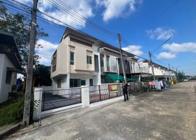 136 Sqm., 3 Beds, 2 Baths Townhouse listed for ฿ 2,205,000.