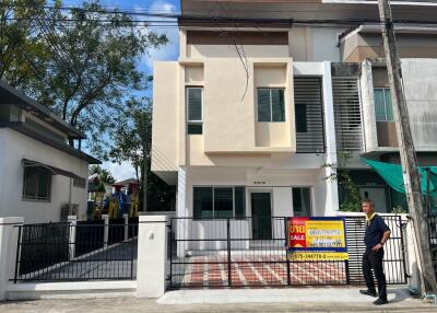 136 Sqm., 3 Beds, 2 Baths Townhouse listed for ฿ 2,205,000.