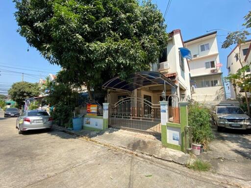 112 Sqm., 3 Beds, 2 Baths Townhouse listed for ฿ 1,995,000.