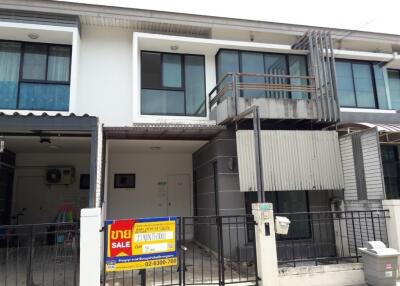 72 Sqm., 3 Beds, 2 Baths Townhouse listed for ฿ 1,900,000.
