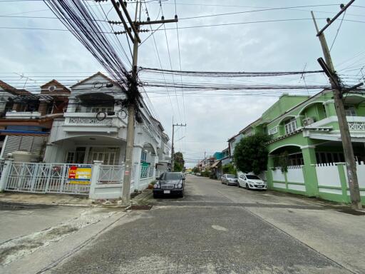 116 Sqm., 3 Beds, 2 Baths Townhouse listed for ฿ 1,800,000.