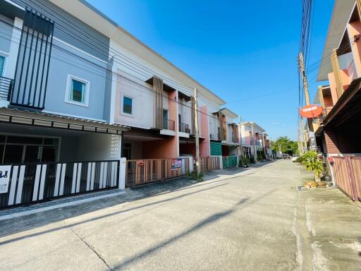 90 Sqm., 2 Beds, 2 Baths Townhouse listed for ฿ 1,450,000.
