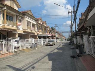 92 Sqm., 3 Beds, 2 Baths Townhouse listed for ฿ 1,900,000.