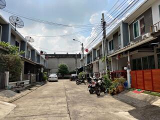 70 Sqm., 3 Beds, 2 Baths Townhouse listed for ฿ 1,900,000.