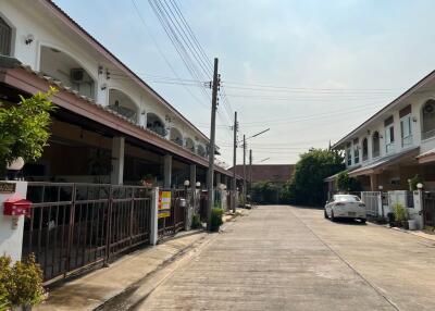 103 Sqm., 2 Beds, 1 Bath Townhouse listed for ฿ 1,900,000.