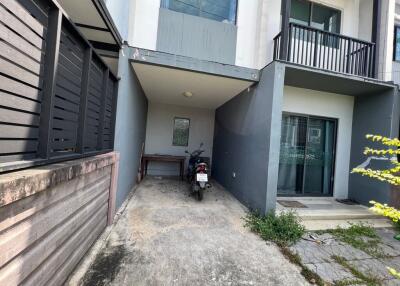 88 Sqm., 3 Beds, 2 Baths Townhouse listed for ฿ 1,900,000.