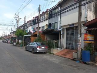 72 Sqm., 4 Beds, 3 Baths Townhouse listed for ฿ 1,900,000.