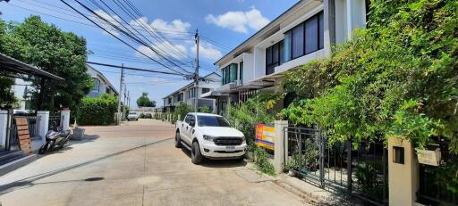 72 Sqm., 3 Beds, 2 Baths Townhouse listed for ฿ 2,100,000.