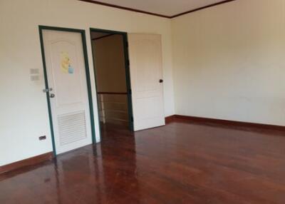 94 Sqm., 2 Beds, 2 Baths Townhouse listed for ฿ 2,100,000.