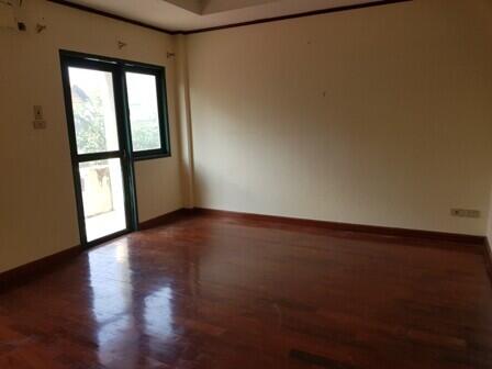 94 Sqm., 2 Beds, 2 Baths Townhouse listed for ฿ 2,100,000.