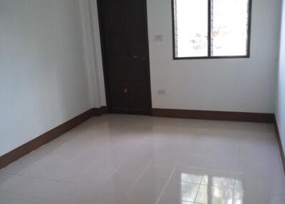 130 Sqm., 2 Beds, 1 Bath Townhouse listed for ฿ 2,100,000.