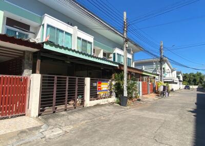 102 Sqm., 3 Beds, 2 Baths Townhouse listed for ฿ 2,100,000.