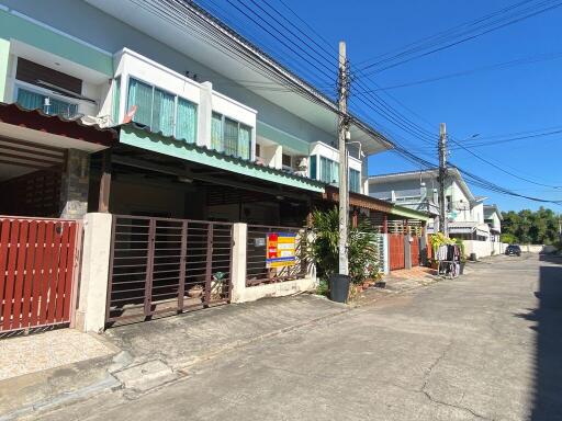 102 Sqm., 3 Beds, 2 Baths Townhouse listed for ฿ 2,100,000.