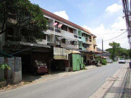 64 Sqm., 3 Beds, 2 Baths Townhouse listed for ฿ 1,900,000.