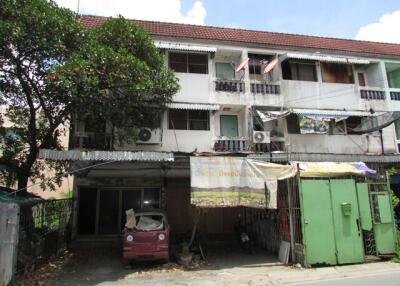 64 Sqm., 3 Beds, 2 Baths Townhouse listed for ฿ 1,900,000.