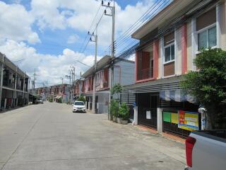 72 Sqm., 3 Beds, 2 Baths Townhouse listed for ฿ 1,900,000.