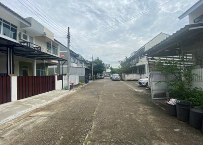 118 Sqm., 2 Beds, 1 Bath Townhouse listed for ฿ 1,900,000.