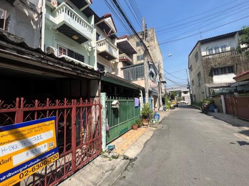 74 Sqm., 3 Beds, 3 Baths Townhouse listed for ฿ 2,100,000.