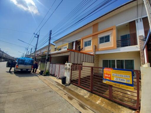 90 Sqm., 3 Beds, 2 Baths Townhouse listed for ฿ 2,048,000.