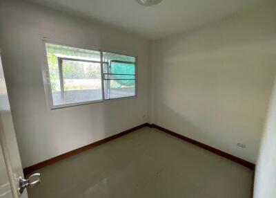 100 Sqm., 2 Beds, 1 Bath Townhouse listed for ฿ 1,600,000.