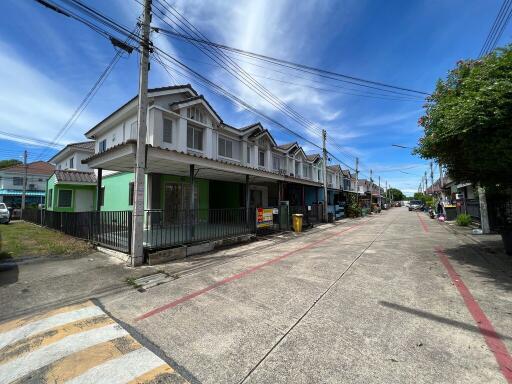 96 Sqm., 3 Beds, 2 Baths Townhouse listed for ฿ 2,035,000.