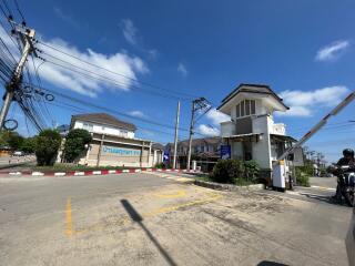 96 Sqm., 3 Beds, 2 Baths Townhouse listed for ฿ 2,035,000.