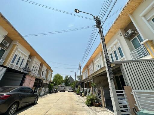 80 Sqm., 2 Beds, 1 Bath Townhouse listed for ฿ 1,805,000.