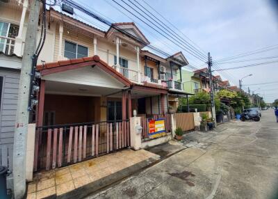 72 Sqm., 2 Beds, 1 Bath Townhouse listed for ฿ 1,805,000.