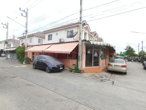 100 Sqm., 3 Beds, 1 Bath Townhouse listed for ฿ 1,995,000.