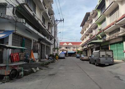 140 Sqm., 2 Beds, 1 Bath Townhouse listed for ฿ 1,995,000.