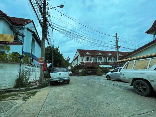 140 Sqm., 2 Beds, 2 Baths Townhouse listed for ฿ 1,758,000.