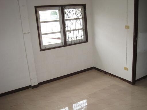 93 Sqm., 2 Beds, 2 Baths Townhouse listed for ฿ 1,758,000.