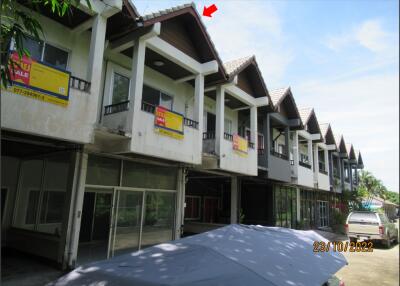 61 Sqm., 2 Beds, 2 Baths Townhouse listed for ฿ 1,890,000.