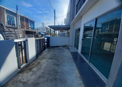 100 Sqm., 2 Beds, 1 Bath Townhouse listed for ฿ 1,890,000.