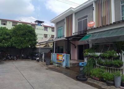 72 Sqm., 2 Beds, 2 Baths Townhouse listed for ฿ 1,710,000.