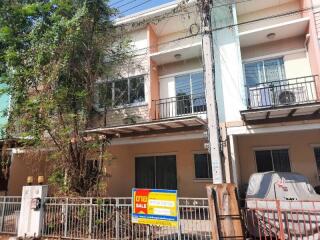 80 Sqm., 3 Beds, 2 Baths Townhouse listed for ฿ 1,710,000.