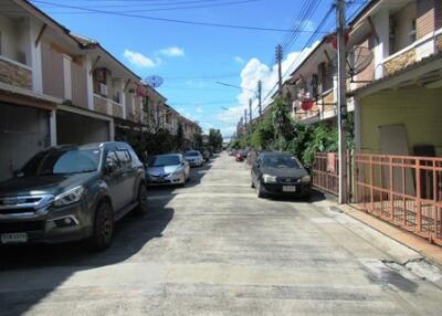 95 Sqm., 2 Beds, 1 Bath Townhouse listed for ฿ 1,710,000.