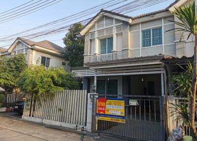102 Sqm., 2 Beds, 1 Bath Townhouse listed for ฿ 1,710,000.