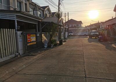 102 Sqm., 2 Beds, 1 Bath Townhouse listed for ฿ 1,710,000.