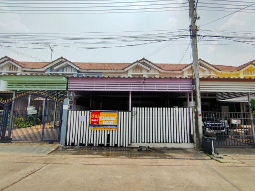 94 Sqm., 3 Beds, 2 Baths Townhouse listed for ฿ 1,600,000.