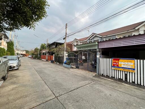 94 Sqm., 3 Beds, 2 Baths Townhouse listed for ฿ 1,600,000.