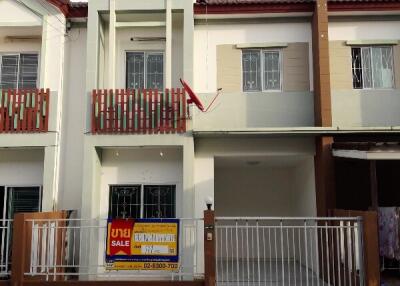 68 Sqm., 3 Beds, 2 Baths Townhouse listed for ฿ 1,663,000.