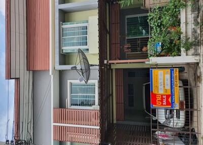 78 Sqm., 3 Beds, 2 Baths Townhouse listed for ฿ 1,838,000.