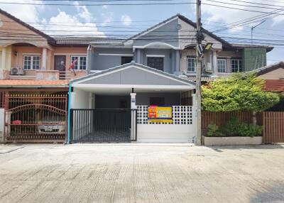 92 Sqm., 3 Beds, 2 Baths Townhouse listed for ฿ 1,650,000.