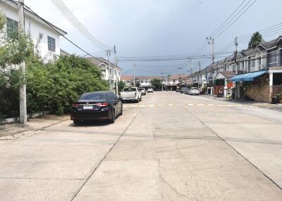 78 Sqm., 3 Beds, 2 Baths Townhouse listed for ฿ 1,785,000.