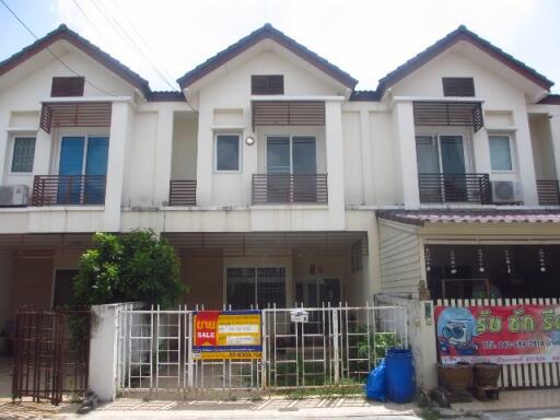 91 Sqm., 3 Beds, 2 Baths Townhouse listed for ฿ 1,615,000.