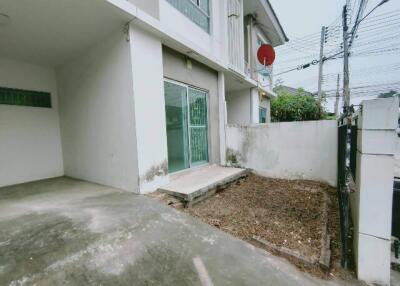 75 Sqm., 3 Beds, 2 Baths Townhouse listed for ฿ 1,785,000.