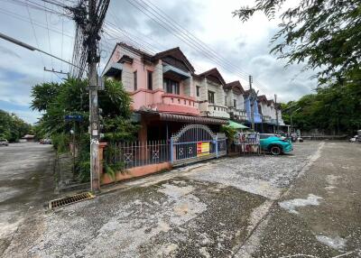 137 Sqm., 2 Beds, 1 Bath Townhouse listed for ฿ 1,785,000.