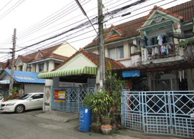 96 Sqm., 2 Beds, 2 Baths Townhouse listed for ฿ 1,615,000.